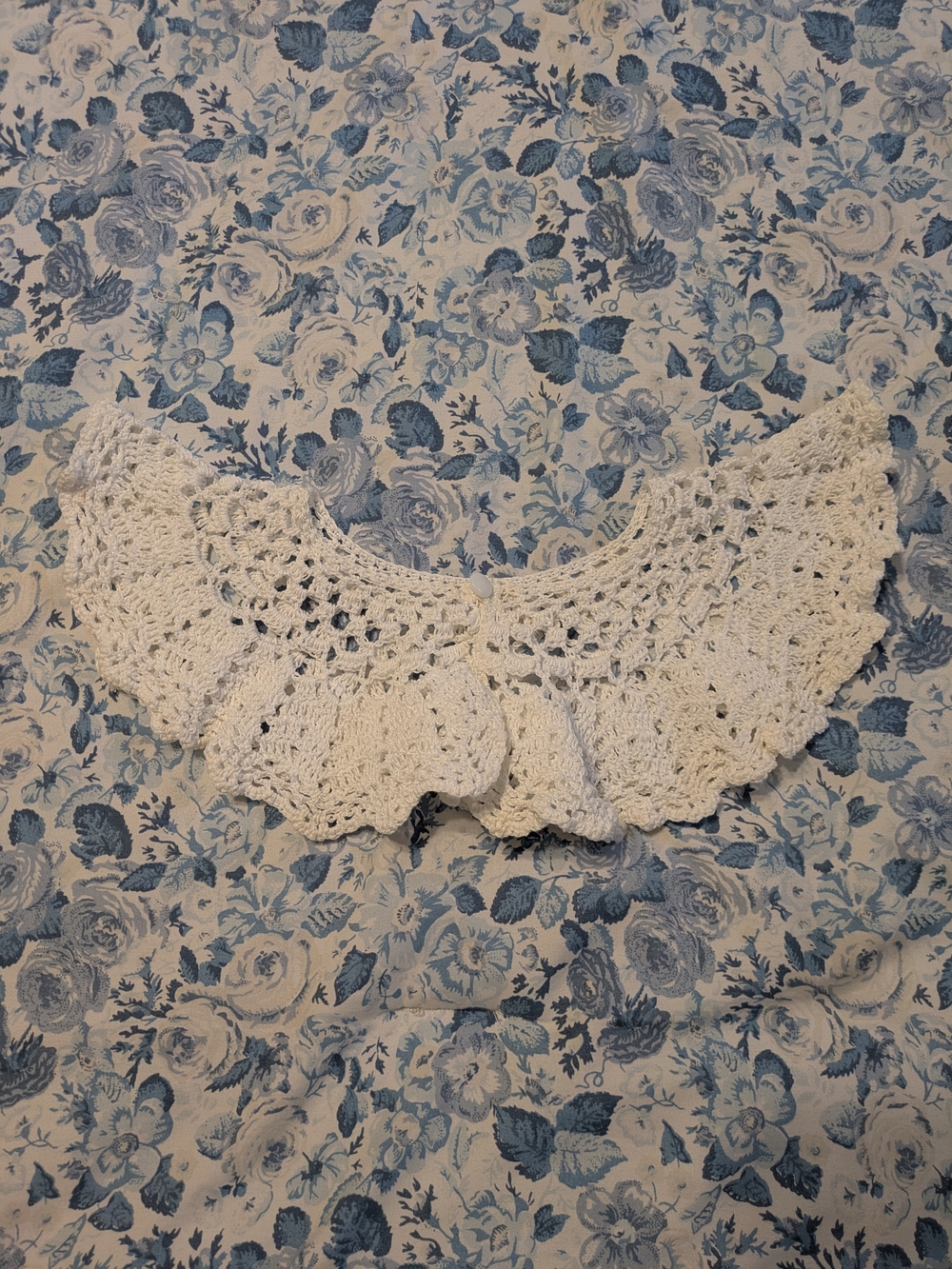 Cream Crochet Collar Accessory - Layered Feminine Accent